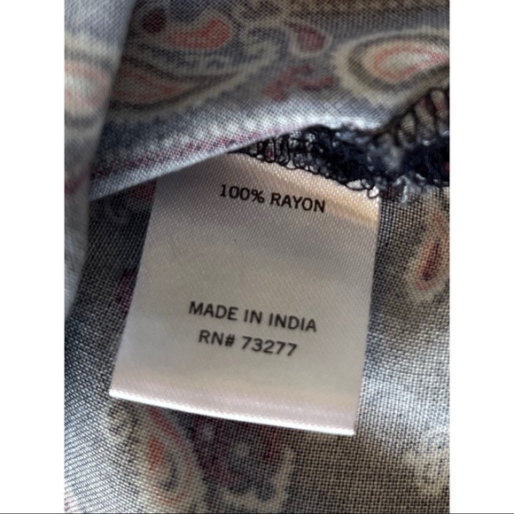 Sonoma Women’s Blue Paisley Pintuck Tank Small - Picture 6 of 9